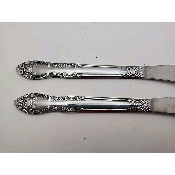2 Vtg Stainless Steel FLATWARE Butter Knives Ornate Rose Floral Handle Japan - Picture 5 of 7